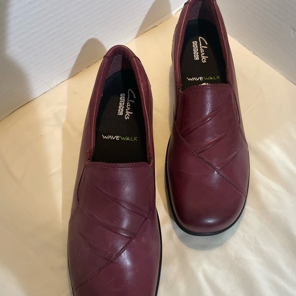 Clarks WAVE WALK Women's Maroon Loafers, size 7.5M - Picture 1 of 5